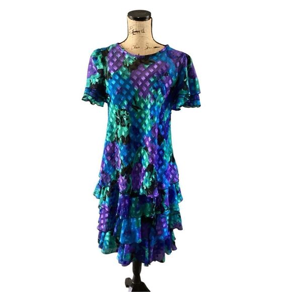 Lori Max Dress - Picture 1 of 14